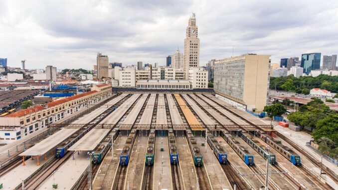 Trens da SuperVia estacionados na estação Central do Brasil, no Rio de Janeiro (Divulgação)