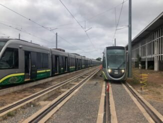 Trens no Centro de Comando e Operações do VLT em Várzea Grande (Carol Siqueira/Divulgação)