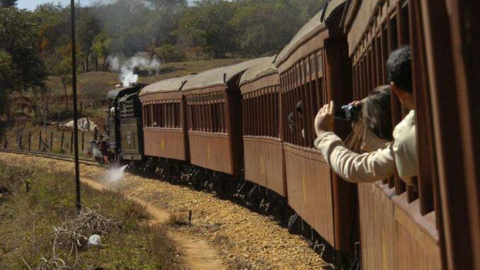 Lei regulamentada nesta terça (8/6) pelo governador Romeu Zema (Novo) prevê investimentos de R$ 27 bilhões no transporte ferroviário em Minas (foto: Marcos Michelin/EM)
