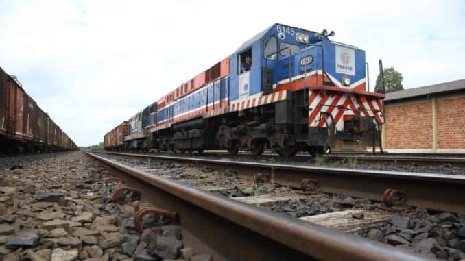 Locomotiva da Ferroeste em operação em Guarapuava, em abril de 2019| Foto: Jaelson Lucas / AEN