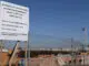 Placa indica a autorização para corte de árvores em canteiro de obras para ampliação da linha 2-verde do metrô na região da Vila Formosa, na zona leste - Rivaldo Gomes/Folhapress