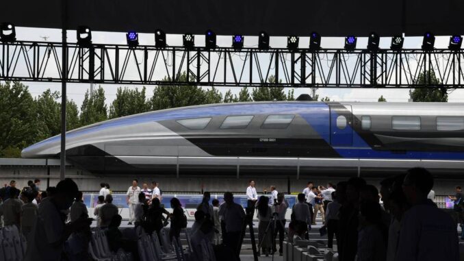 Trem maglev em Qingdao, na China - Li Ziheng - 20.jul.2021/Xinhua