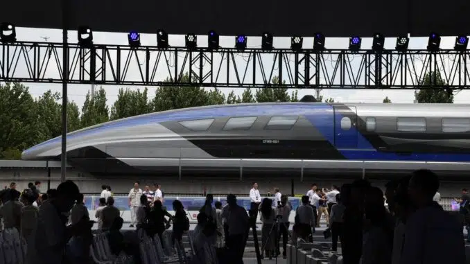 Trem maglev em Qingdao, na China - Li Ziheng - 20.jul.2021/Xinhua