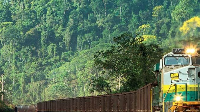 Trem de minério em operação na Estrada de Ferro Vitória a Minas