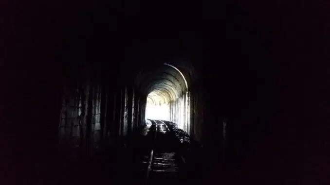 Túnel ferroviário entre SP e MG, que marcou confrontos na revolução de 32 (Marcelo Boncompani)