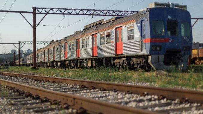 Carro de passageiros que foi leiloado pela CPTM em novembro (Ronny Santos/Folhapress)