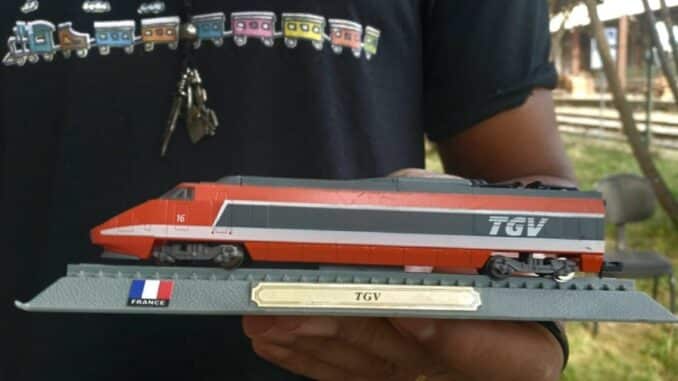 Miniatura de trem doada ao Museu Ferroviário de Juiz de Fora — Foto: Prefeitura de Juiz de Fora/Divulgação