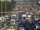 Trânsito intenso na Avenida Brasil, altura de Irajá, sentido Centro em 8 de julho Foto: Fabiano Rocha / Agência O Globo