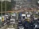 Trânsito intenso na Avenida Brasil, altura de Irajá, sentido Centro em 8 de julho Foto: Fabiano Rocha / Agência O Globo