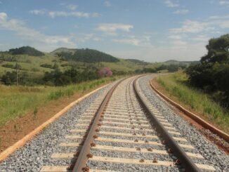 Bolsonaro disse que Governo Federal detém planejamento para construção de ferrovias e que empresas que estão investindo estão "muito felizes" - Foto: Ferrovia Norte-Sul-divulgação