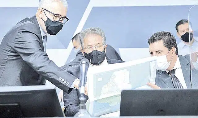 Silva apresentou o projeto da Estrada de Ferro Minas-Espírito Santo em audiência realizada ontem na Comissão Pró-Ferrovias | Crédito: Ricardo Barbosa/ALMG