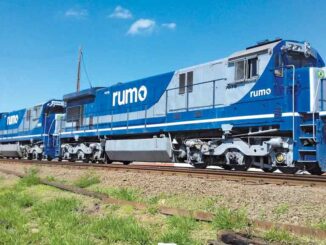 A Rumo tem as operações divididas nas regiões Norte, Sul e Central, e seus trens trafegam por mais de 14 mil quilômetros de trilhos em nove estados. (Crédito: Divulgação)