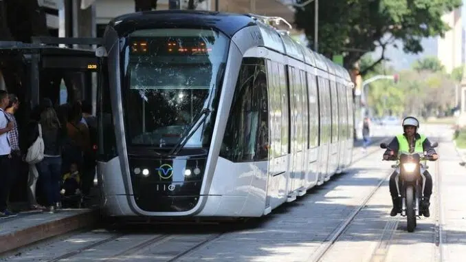 O VLT do Rio de Janeiro percorre o Centro e a região do Porto - Diego Vara / Agencia RBS