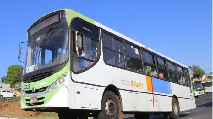 Nesta quarta (20), grupo de especialistas debateu o transporte coletivo da Região Metropolitana de Goiânia, em Goiás. Foto: Divulgação.