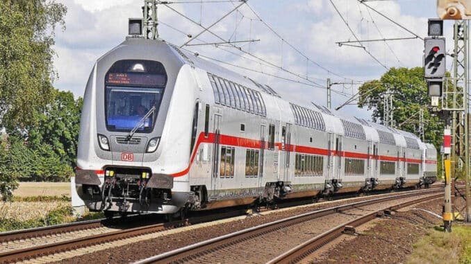 trem-double-decker-800x533 Trem de dois andares: opção foi comentada pelas empresas sondadas pelo governo (Pixabay)