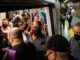 Metrô cheio na estação Carioca: cena voltou a ser cada vez mais comum após retomada das atividades pós-pandemia Foto: Hermes de Paula / Agência O Globo