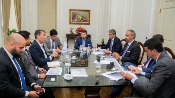 Ligação com a malha ferroviária do Espírito Santo, por meio da EF-118, é tema de reunião Paulo Fernandes / Governo do RJ