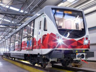 Um dos trens fabricados para o metrô de Quito. CAF