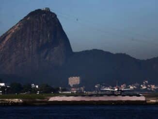 Aeroporto Santos Dumont, no Rio de Janeiro; concessão do aeroporto é alvo de disputa Foto: Fabio Motta/ Estadão