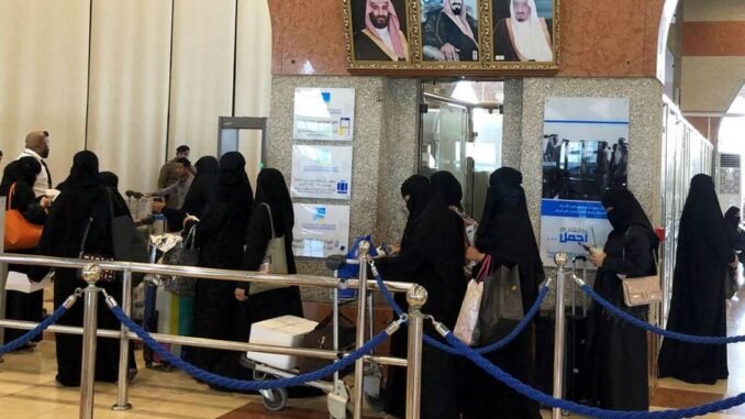 Mulheres sauditas eram limitadas a funções como professoras e profissionais de saúde Foto: Hamad I Mohammed