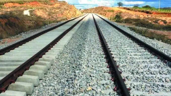 À ESPERA DE LICENÇA AMBIENTAL - Estrada de ferro ligaria Minas a São Mateus, no Espírito Santo, facilitando escoamento de produtos mineiros e favorecendo inclusive a exportação (amams/divulgação)