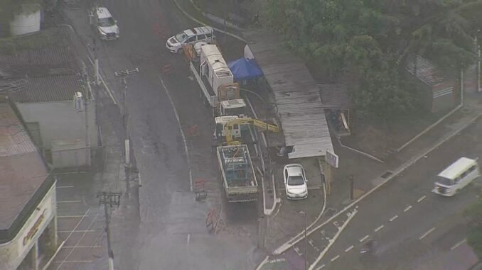 Explosão em obra nesta terça-feira (22) na Água Branca, Zona Oeste de São Paulo — Foto: Reprodução/TV Globo