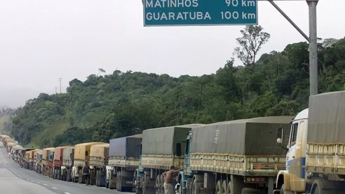 ANTT já havia indicado que faria reajuste caso preço do diesel subisse 10% — Foto: Imagem Valor Econômico