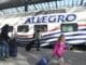 O trem expresso Allegro, duas vezes ao dia, de São Petersburgo a Helsinque, está lotado de russos e finlandeses ansiosos para sair (AFP/AFP)
