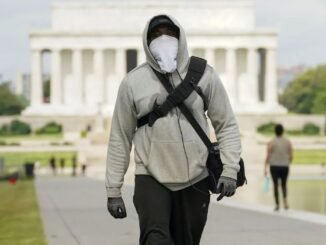 EUA acabam com obrigatoriedade do uso de máscaras em aviões, trens e metrô Foto: Reuters