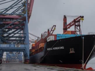 Movimento no Tecon Santos, terminal de contêineres da Santos Brasil (Foto: Eduardo Anizelli/ Folhapress, MERCADO) - Folhapress