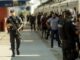 Policiais militares estão em operação para retomada de estações da SuperVia Foto: Gabriel de Paiva / Agência O Globo