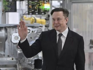 Elon Musk: Vale fechou acordo para fornecer níquel para Tesla — Foto: Patrick Pleul/AP