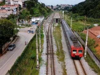 Trem na estação Amador Bueno, da linha 8-diamante; sequência de falhas provocou a abertura de dois inquéritos no Ministério Público - Rivaldo Gomes - 2.mar.20/Folhapress