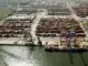 Visão do porto de Santos 3/09/2004 REUTERS/Paulo Whitaker