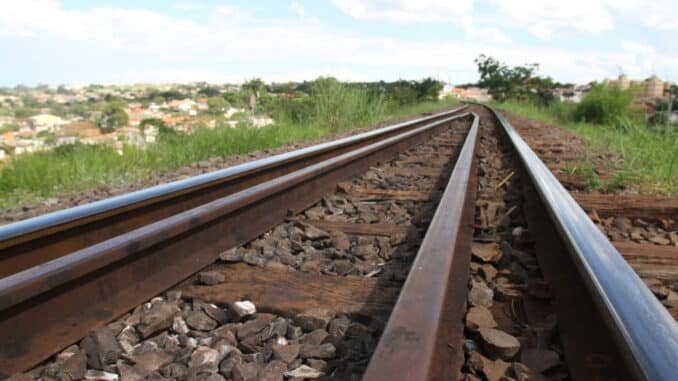 Infraestrutura: ferrovia ligando Paranaguá a Antofagasta está em discussão (imagem ilustrativa).| Foto: Arquivo/Gazeta do Povo