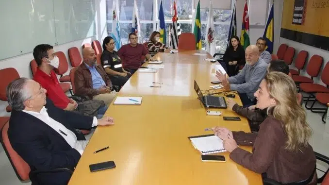 Grupo da Secretaria Estadual de Logística e Transportes participou de reunião na sede do Consórcio Intermunicipal. Foto: Divulgação / Consórcio ABC.