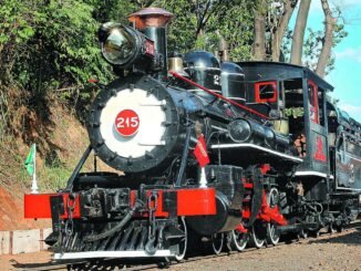 As duas locomotivas que puxam os vagões estão completando 110 anos (Ricardo Lima)