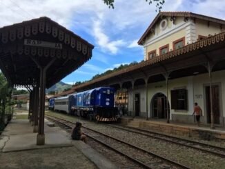 O trem Rio-Minas vai para na Estação de Sapucaia — Foto: ONG Amigos do Trem/Divulgação