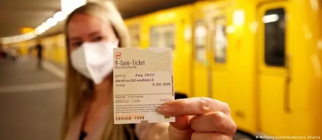 Bilhete de 9 euros mensais permite viajar por toda Alemanha, exceto nos trens e ônibus de longa distância Foto: DW / Deutsche Welle