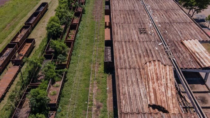Estação ferroviária de Corumbá com parte de seu teto destruído Eduardo Anizelli-9.dez.2021/Folhapress
