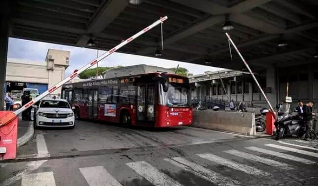 Terminal de ônibus em Roma, capital da Itália Foto: ANSA / Ansa - Brasil