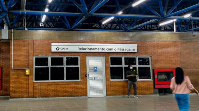Central de atendimento na estação Palmeiras-Barra Funda (Jean Carlos)