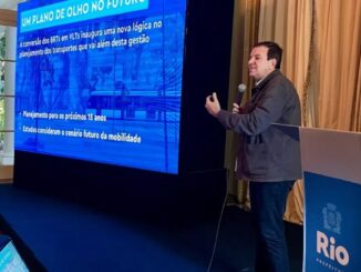O prefeito Eduardo Paes apresenta plano para expansão do VLT no Rio Beth Santos/Prefeitura do Rio/Divulgação