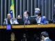 Parlamentares alegam que as duas pautas ainda carecem de discussão. O líder do governo no Congresso, senador Eduardo Gomes (à dir.), concordou e acatou o adiamento - Foto: Waldemir Barreto/Agência Senado