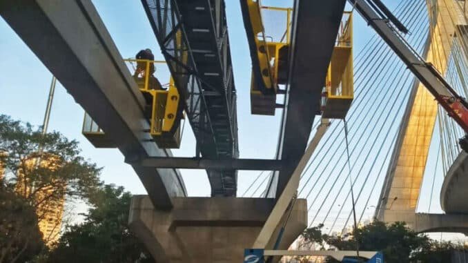 “Carro gabarito”: veículo será usado para preparar as passarelas de emergência (CMSP)