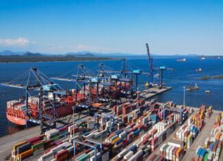 O terminal de contêineres de Paranaguá possui 16 linhas regulares de longo curso e movimentou 1,1 milhão de TEUs no ano passado (Crédito: TCP Divulgação)