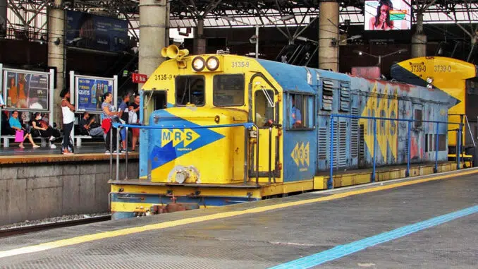 trem-mrs-bras Trem de carga da MRS em estação da CPTM (Jean Carlos/SP Sobre Trilhos)