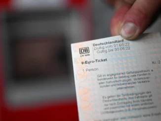 O bilhete de 9 euros da Alemanha - Foto: Ina Fassbender / AFP