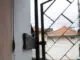 Rachadura em parede de casa na Vila Invernada, zona leste de São Paulo, onde há obra do metrô - Zanone Fraissat/Folhapress
