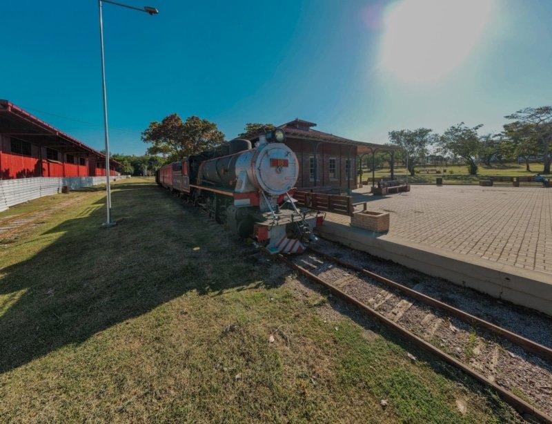 Locomotiva de trem no complexo da praça da Estrada de Ferro Madeira-Mamoré em Porto Velho – Foto: Prefeitura PVH